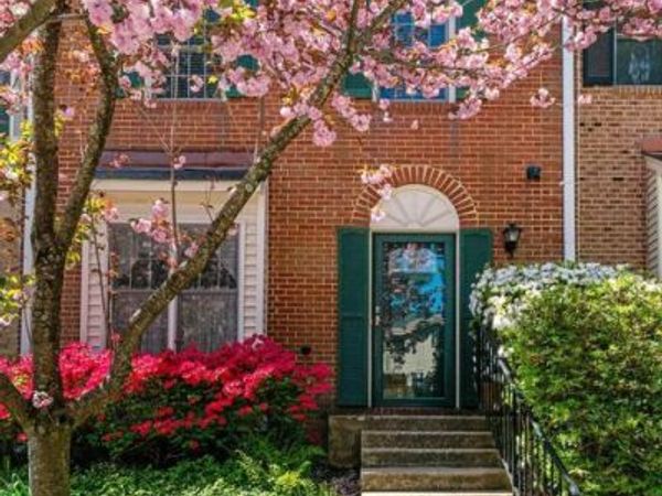 5706 LAKESIDE OAK LANE, BURKE, VA 22015