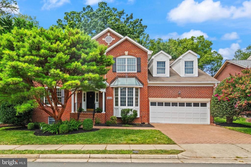 1946 Horse Shoe Drive, Vienna, VA 22182 Main Photo