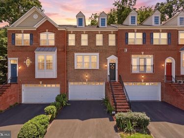 20200 CENTER BROOK SQUARE, STERLING, VA 20165