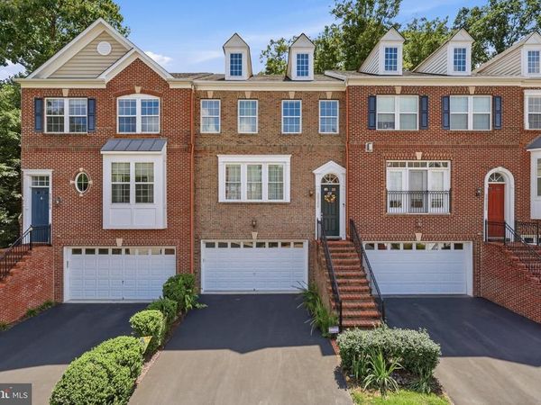 20200 CENTER BROOK SQUARE, STERLING, VA 20165