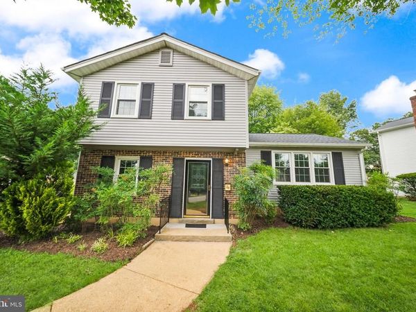 8212 MACBETH STREET, MANASSAS, VA 20110
