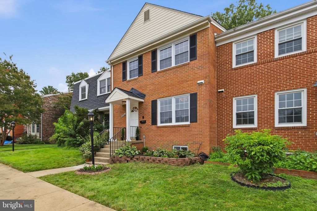 9103 Barrick Street, Fairfax, VA 22031 Main Photo