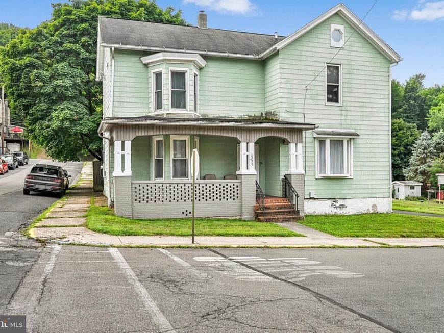 999 E Norwegian Street, Pottsville, PA 17901 Main Photo