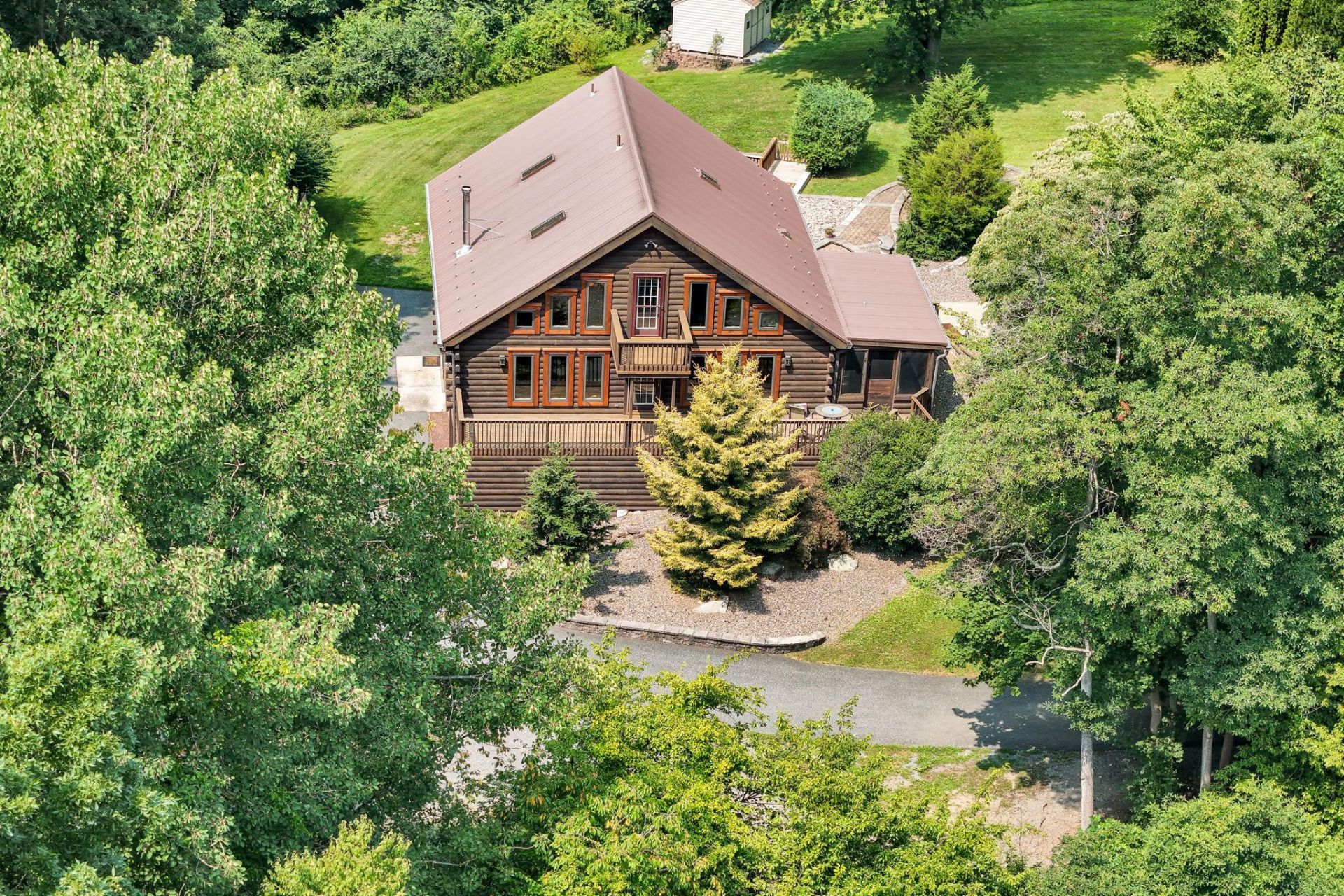 83 S MOUNTAIN ROAD, ROBESONIA, PA 19551