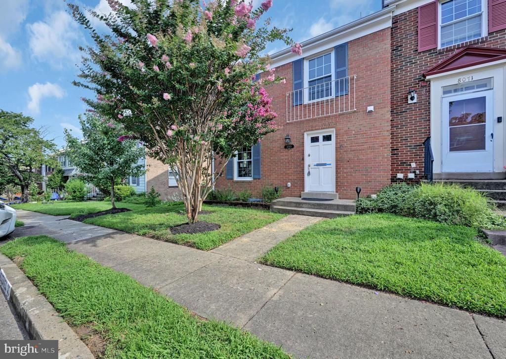 8069 Powderbrook Lane, Springfield, VA 22153 Main Photo