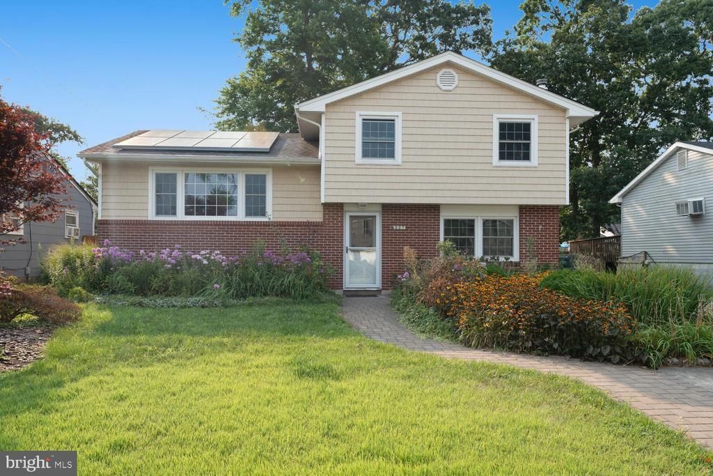 327 Twin Lakes Boulevard, Little Egg Harbor Township, NJ 08087 Main Photo