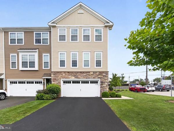 1047 CHAPMAN CIRCLE, HATFIELD, PA 19440