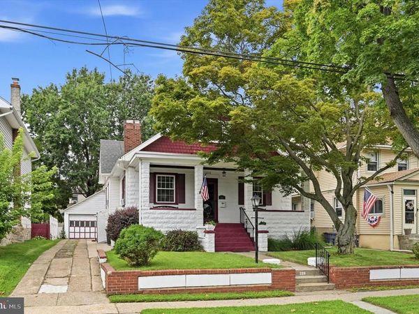 208 PENN BOULEVARD, LANSDOWNE, PA 19050