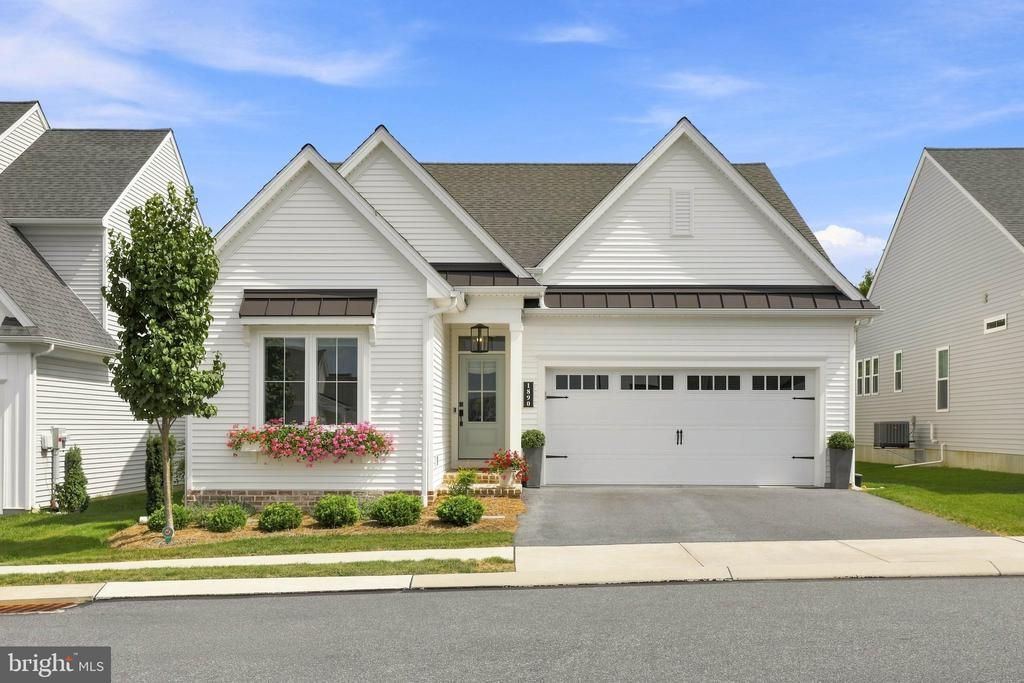 1890 Emerald Way, Mount Joy, PA 17552 Main Photo