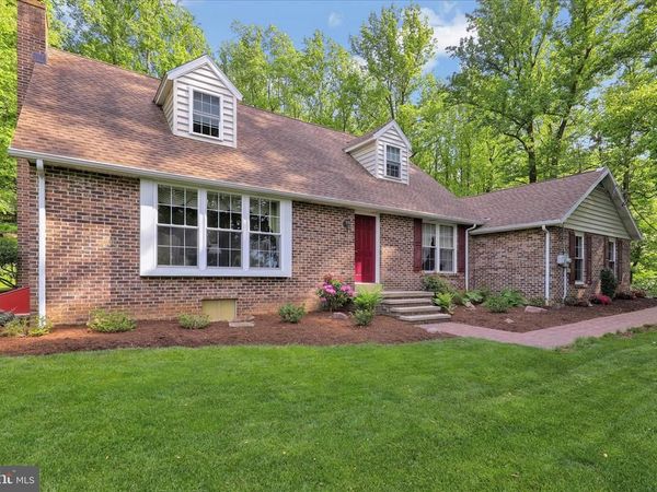 10 PEBBLEBROOK LANE, MOHNTON, PA 19540