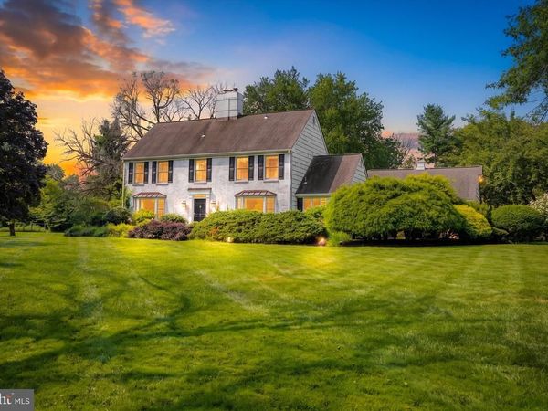 25 ARVIDA DRIVE, PENNINGTON, NJ 08534