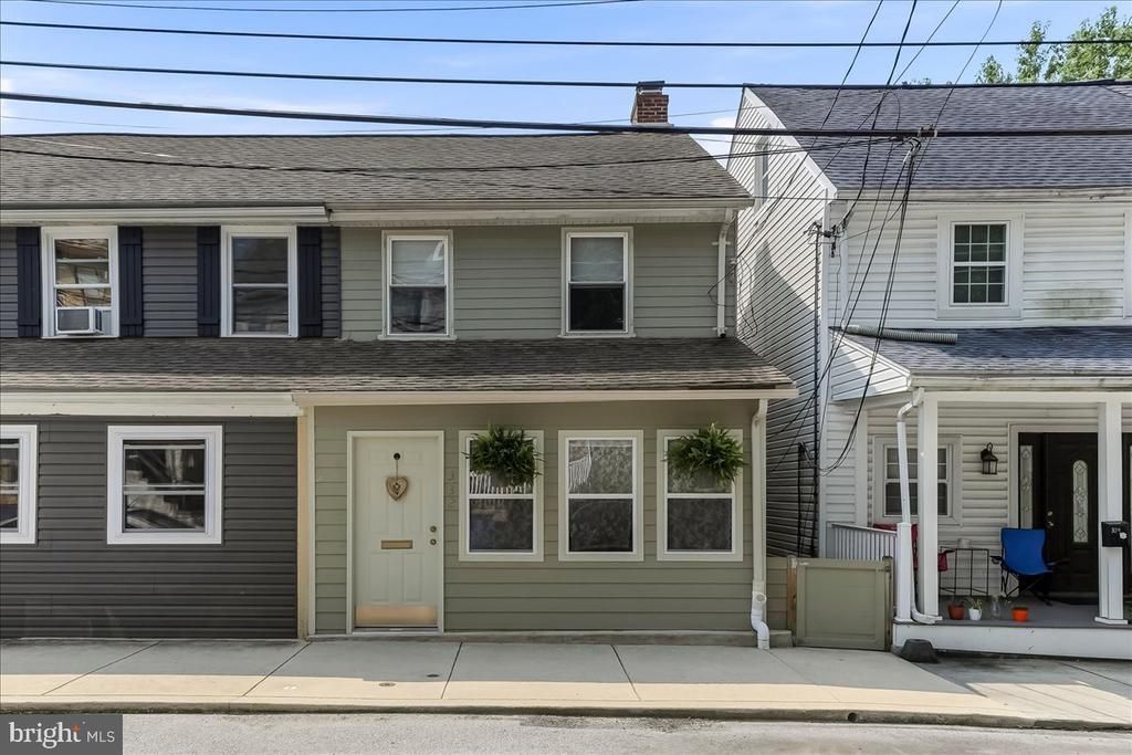 332 MAIN STREET, PARKESBURG, PA 19365