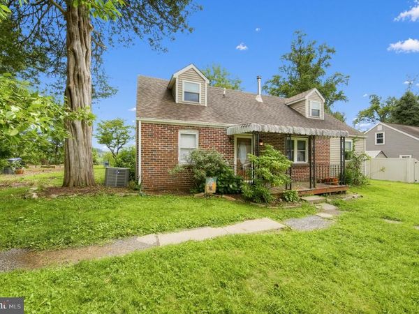 42 LANGOMA ROAD, ELVERSON, PA 19520