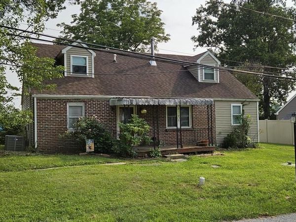 42 LANGOMA ROAD, ELVERSON, PA 19520