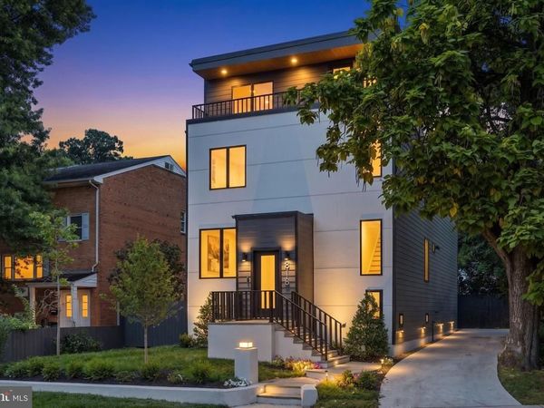 818 N EDGEWOOD STREET, ARLINGTON, VA 22201