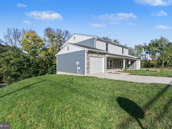200 N HUMMEL STREET, HUMMELSTOWN, PA 17036
