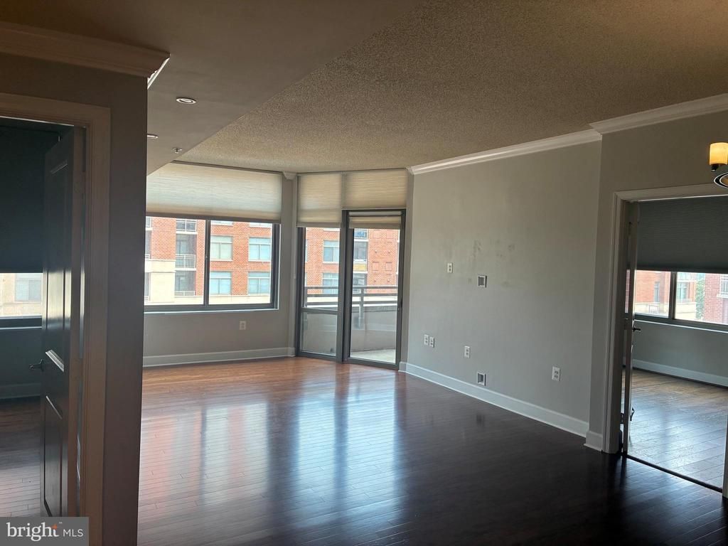 3600 S Glebe Road, Unit 318W, Arlington, VA 22202 Main Photo