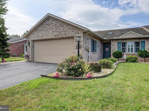 348 PHOENIX DRIVE, CHAMBERSBURG, PA 17201