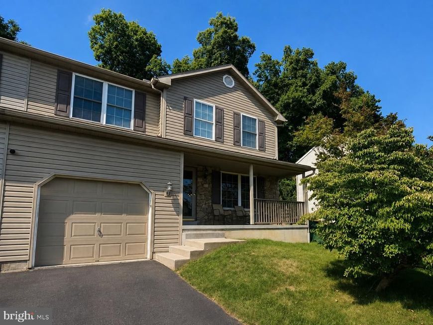 222 Bainbridge Circle, Reading, PA 19608 Main Photo