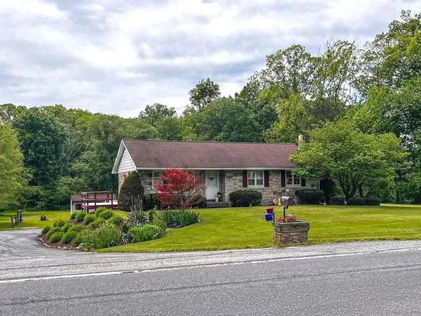 462 MEMORIAL HIGHWAY, FLEETWOOD, PA 19522