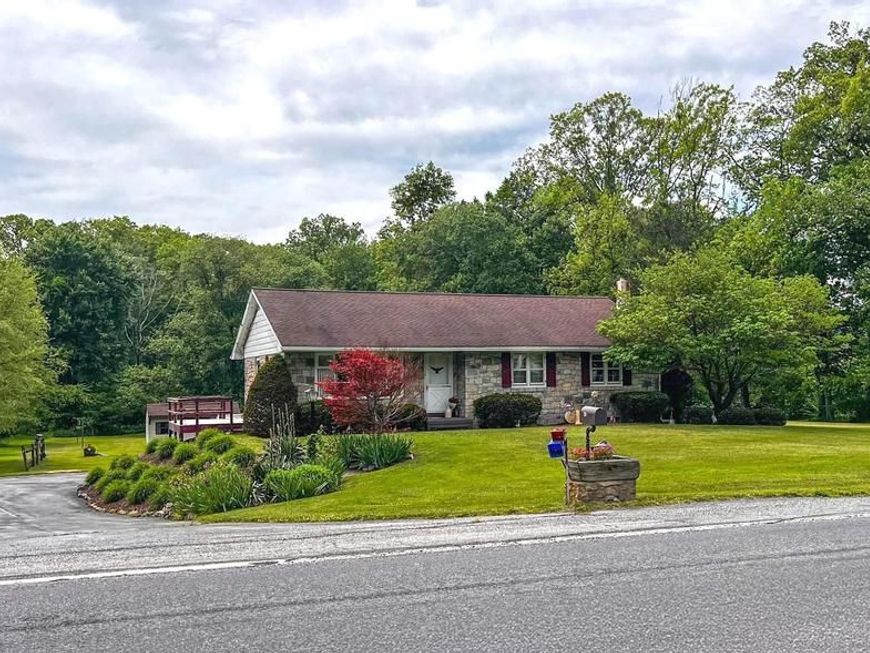 462 Memorial Highway, Fleetwood, PA 19522 Main Photo