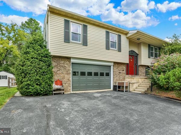809 EVERGREEN DRIVE, READING, PA 19610