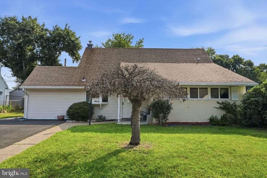 116 HIGHLAND PARK DRIVE, LEVITTOWN, PA 19056