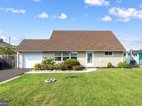 54 MAYFLOWER ROAD, LEVITTOWN, PA 19056