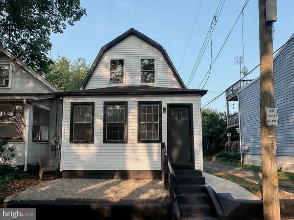 82 CENTRAL AVENUE, MORRISVILLE, PA 19067