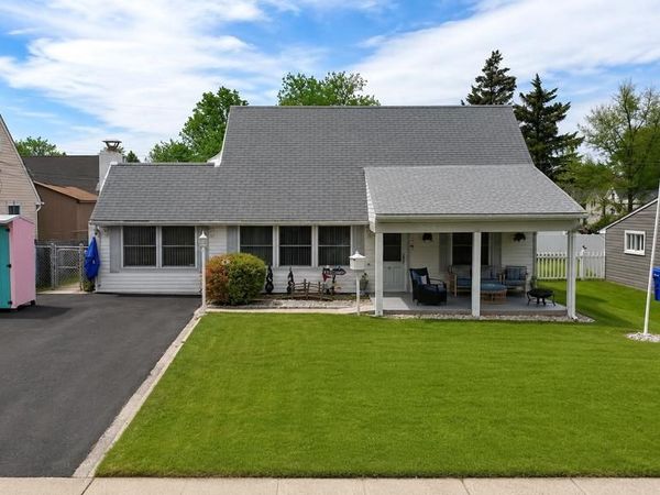 31 MICAHILL ROAD, LEVITTOWN, PA 19056