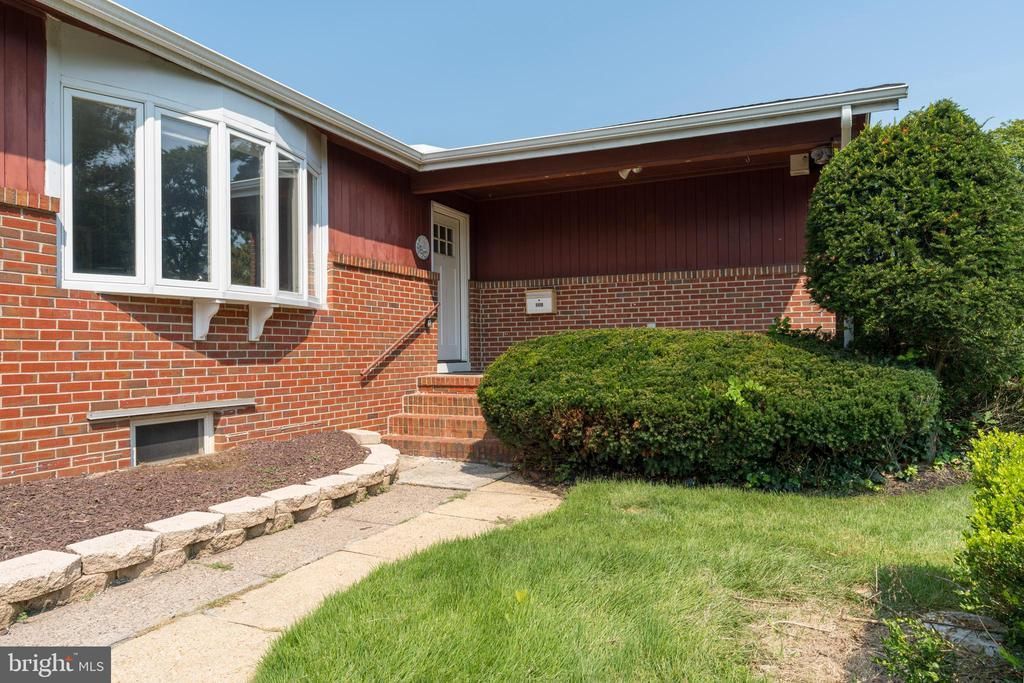 331 HAMILTON BOULEVARD, MORRISVILLE, PA 19067