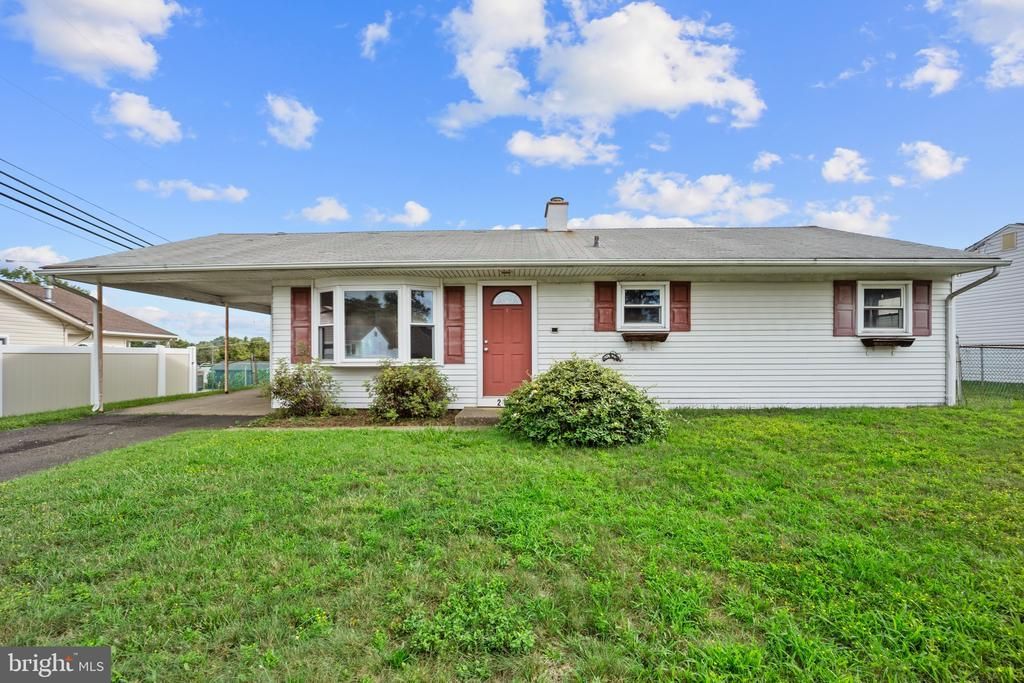 217 SUFFOLK ROAD, FAIRLESS HILLS, PA 19030