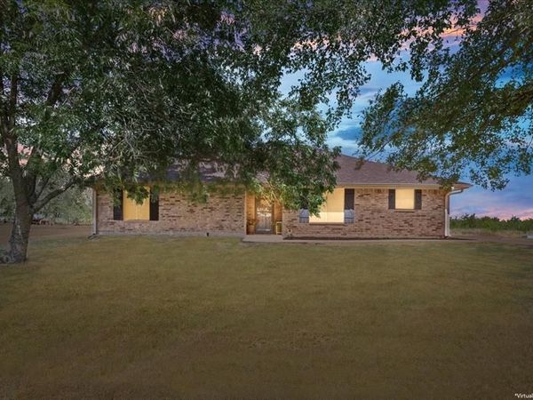 909 Mcclintic Drive, Groesbeck, TX 76642