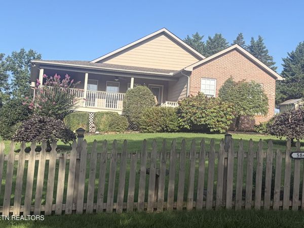 5844 Hutton Ridge Rd, Maryville, TN 37801