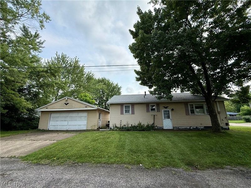 327 Franklin Avenue, Elyria, OH 44035 Photo 6