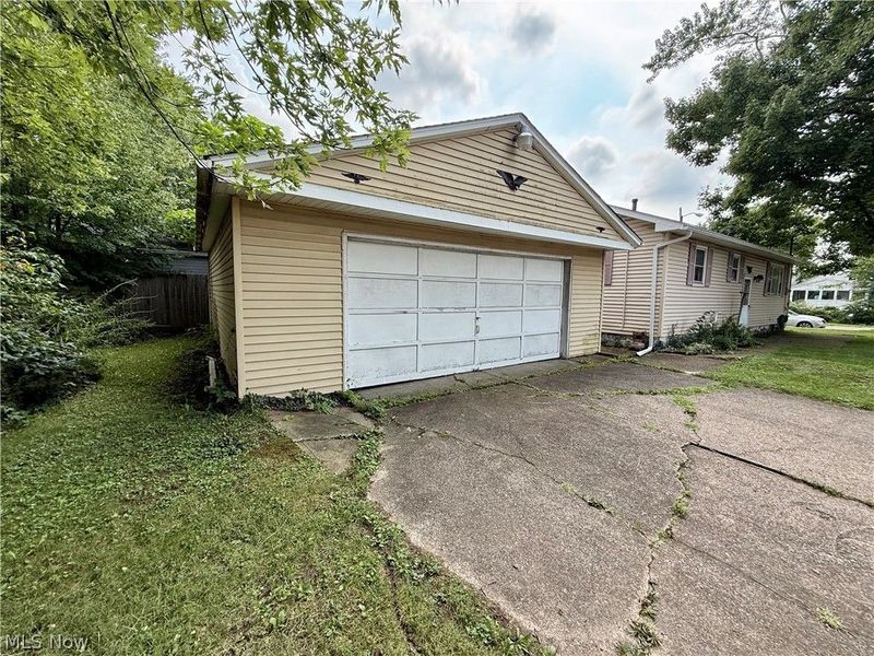 327 Franklin Avenue, Elyria, OH 44035 Photo 7