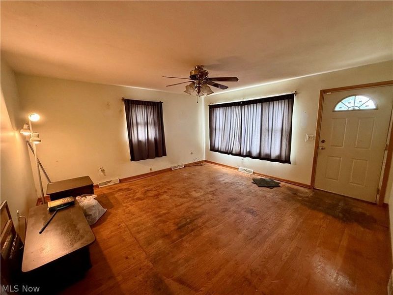 327 Franklin Avenue, Elyria, OH 44035 Photo 8