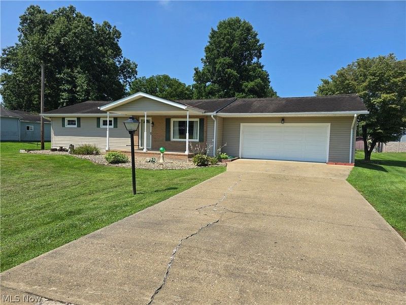 2745 Frick Drive, Zanesville, OH 43701 Photo 2