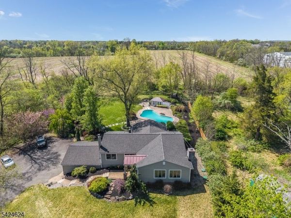 31 River Road, Raritan, NJ 08822