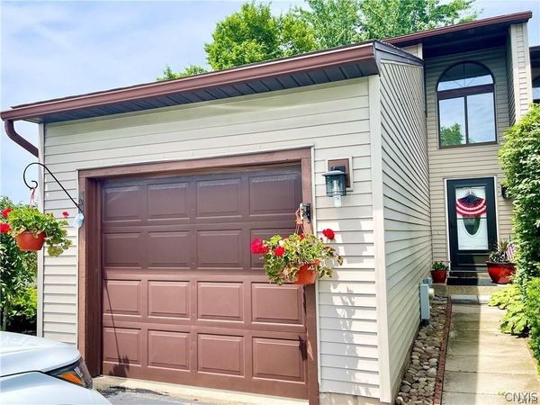 8423 Bubbling Springs Drive , Baldwinsville, NY 13027
