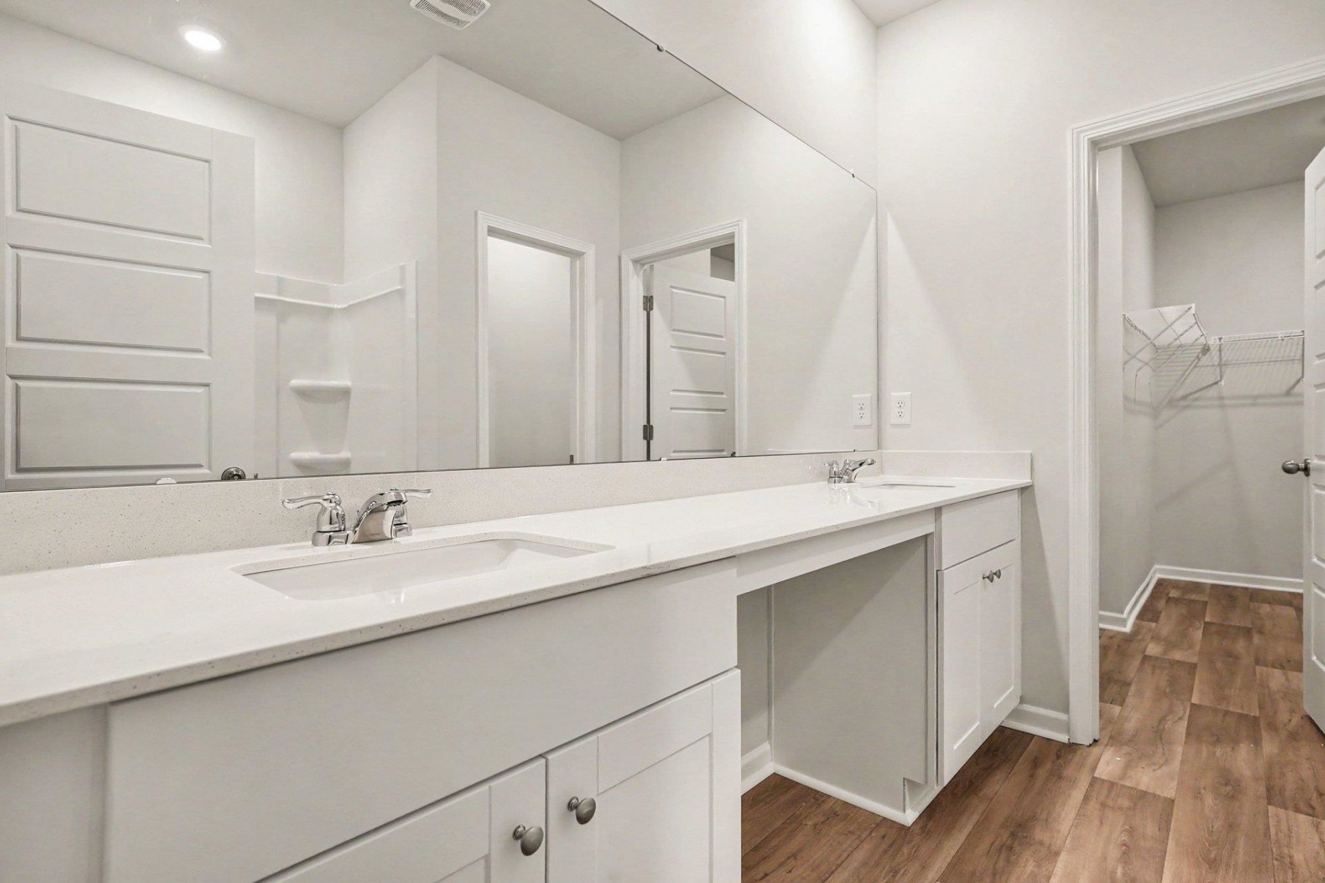 1120 Tibetan St. Photo 12