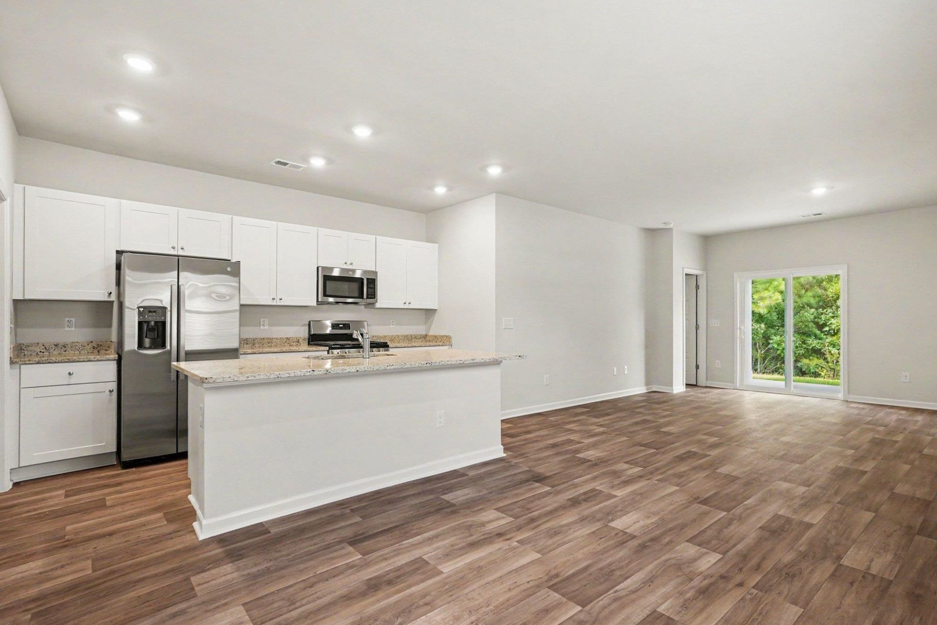 1120 Tibetan St. Photo 6