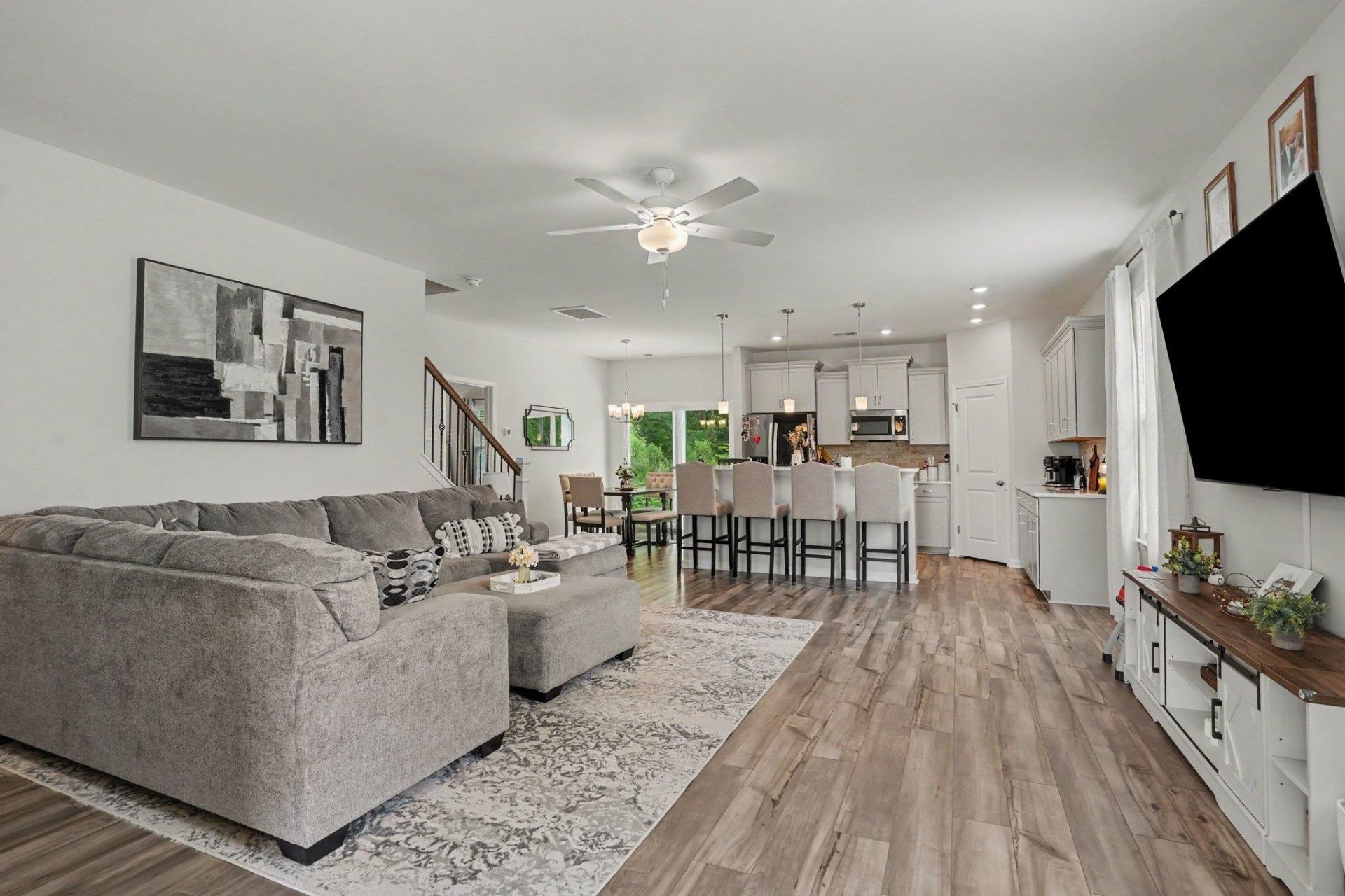 984 Agostino Dr. Photo 6