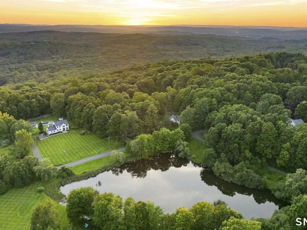 40-42 Great Ring, Newtown, CT 06482