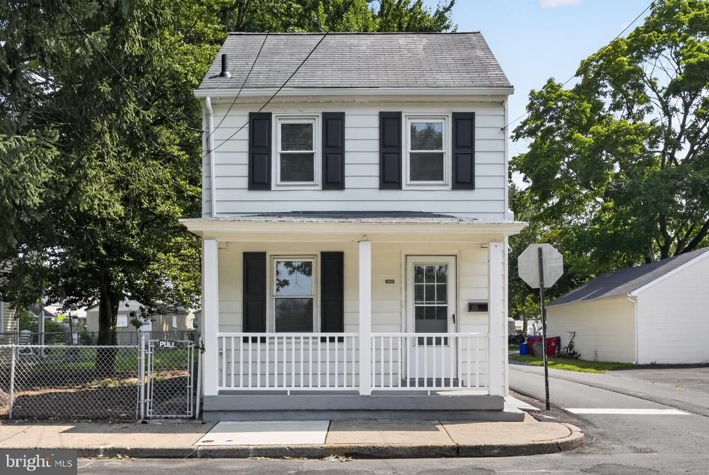 517 MAPLE STREET , BRISTOL, PA 19007