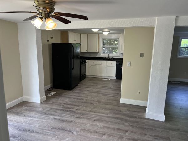 82 High Street, Stratham, NH 03885