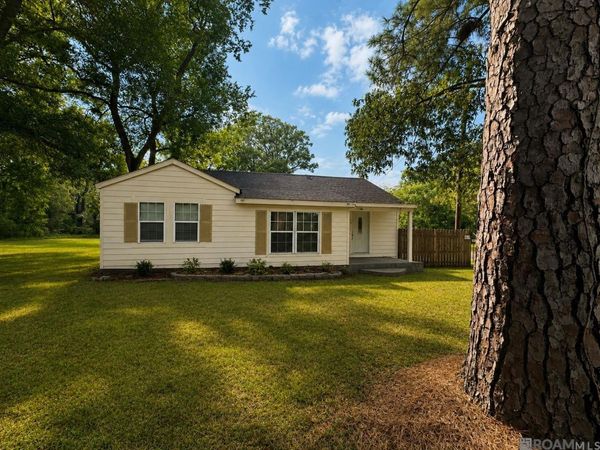215 N River Rd, Denham Springs, LA 70726