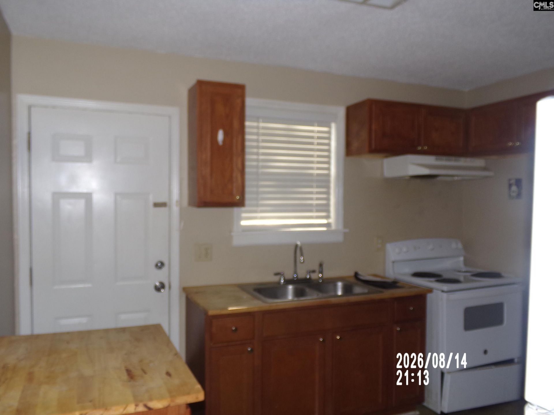 320 Bull Street Photo 7