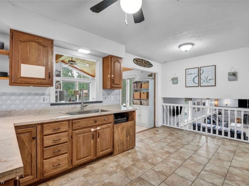 9128 Idlewood Drive, Mentor, OH 44060 Photo 11
