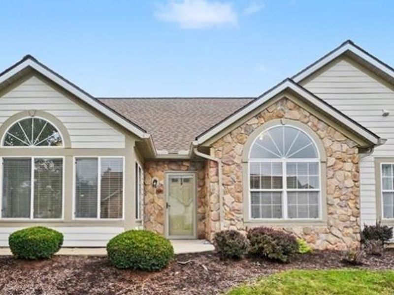 604 Crossings Circle, Tallmadge, OH 44278 Photo 1